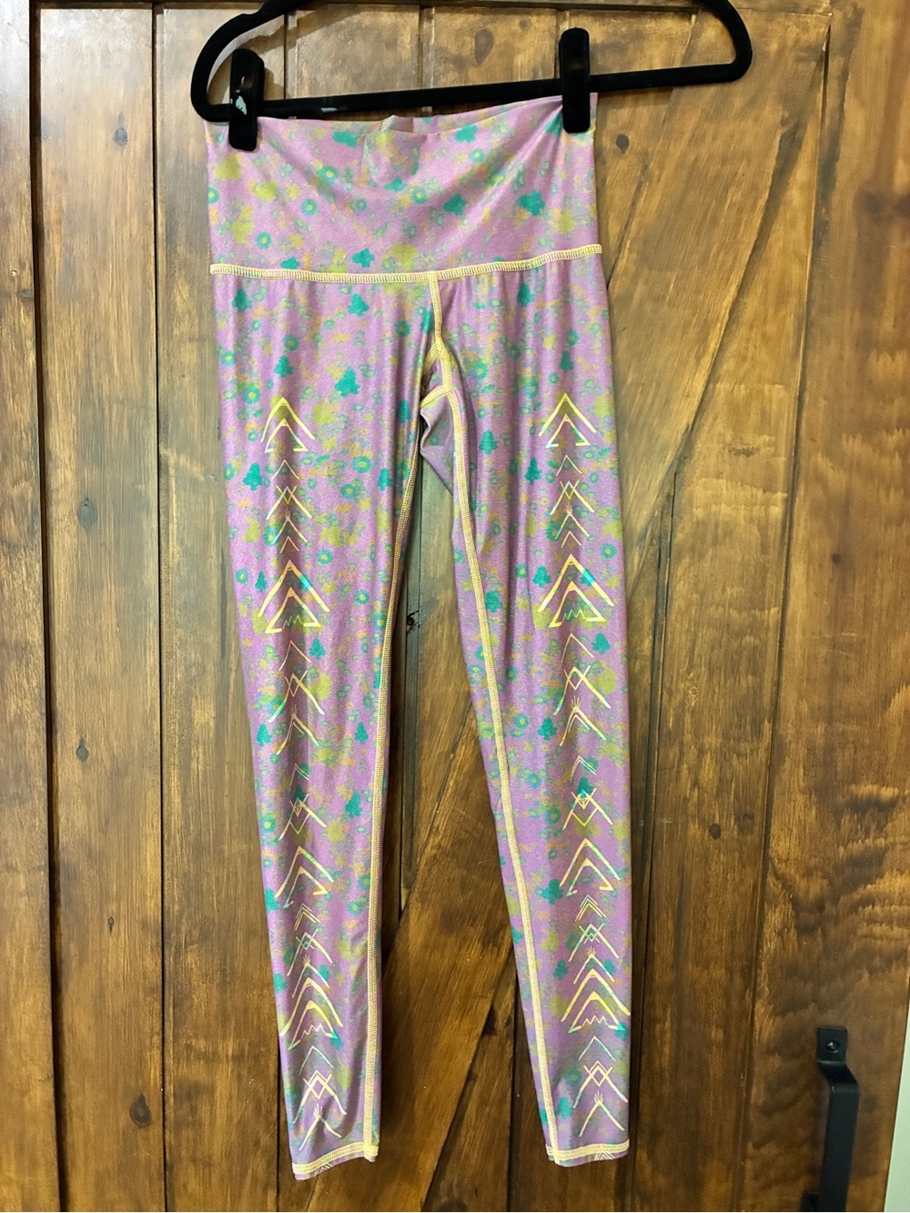 Teeki Women's Meadow Hot Pant Leggings Size Small Yoga Athleisure Workout Gym